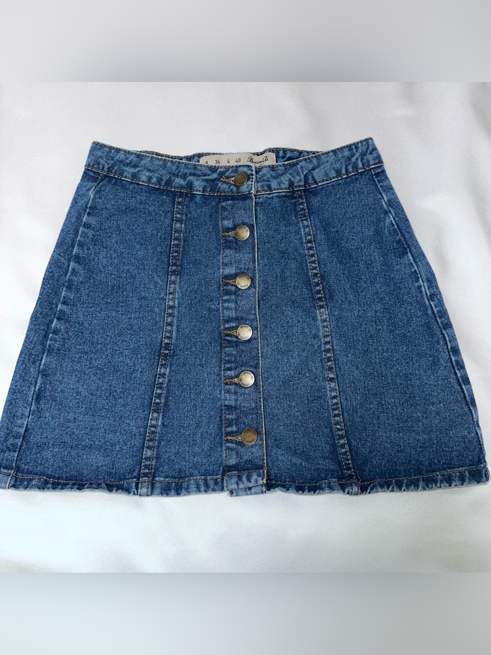 Denim Co Classic Blue Denim Button-Front Mini Skirt size 4